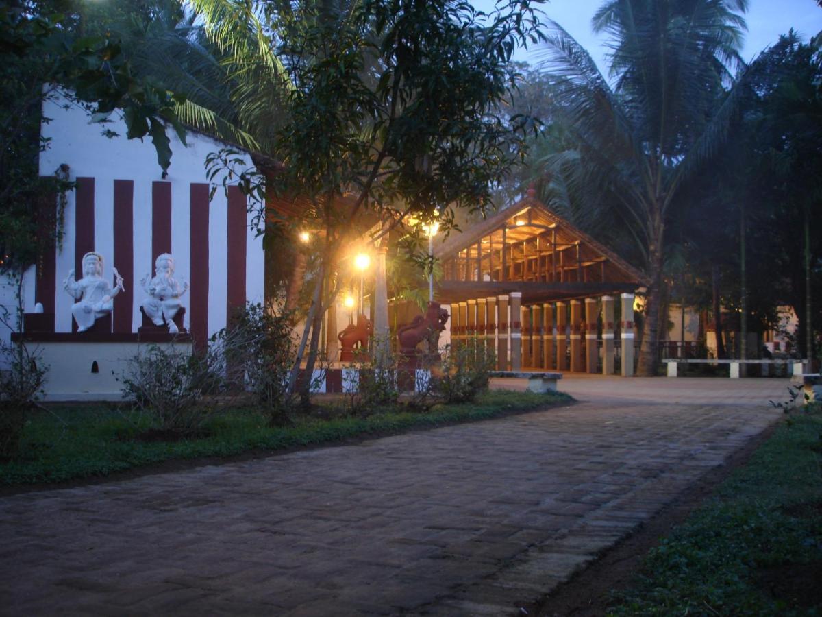 Indeco Hotels Swamimalai Kumbakonam Bagian luar foto